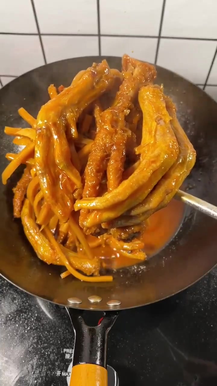畅飨好味 家乡年味大赏 宝子们这个酸笋鸭脚 yyds一定要试试!via 小野日食记