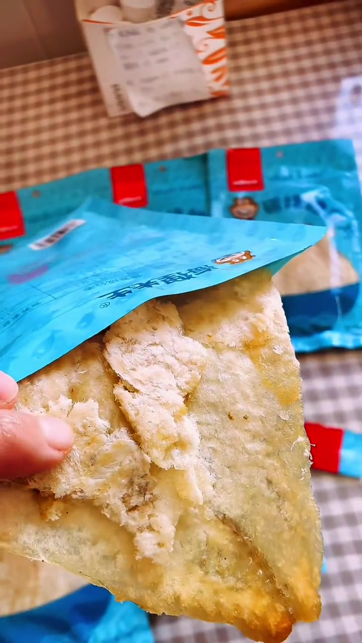 海狸先生美味碳烤鳕鱼片测评 +小助手 热门 鱼片 减脂好物 吃货必备 零食分享 低卡零食 