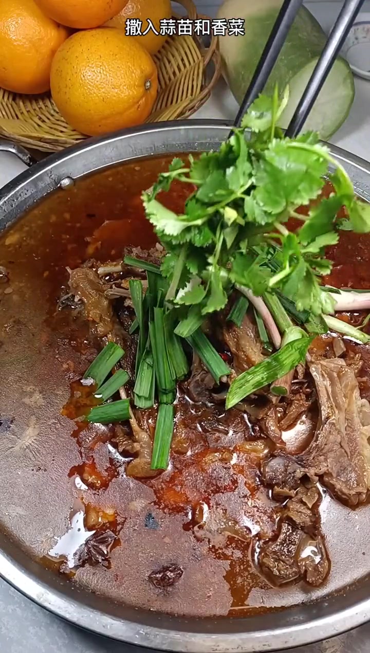 需要angelababy分享好运 +小助手 美食 做好吃的狗肉需要放上这三样香料