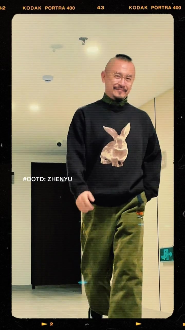 高级感穿搭,巧克力色配绿色 穿搭 色彩搭配 毛衣 松糕鞋 厚底鞋