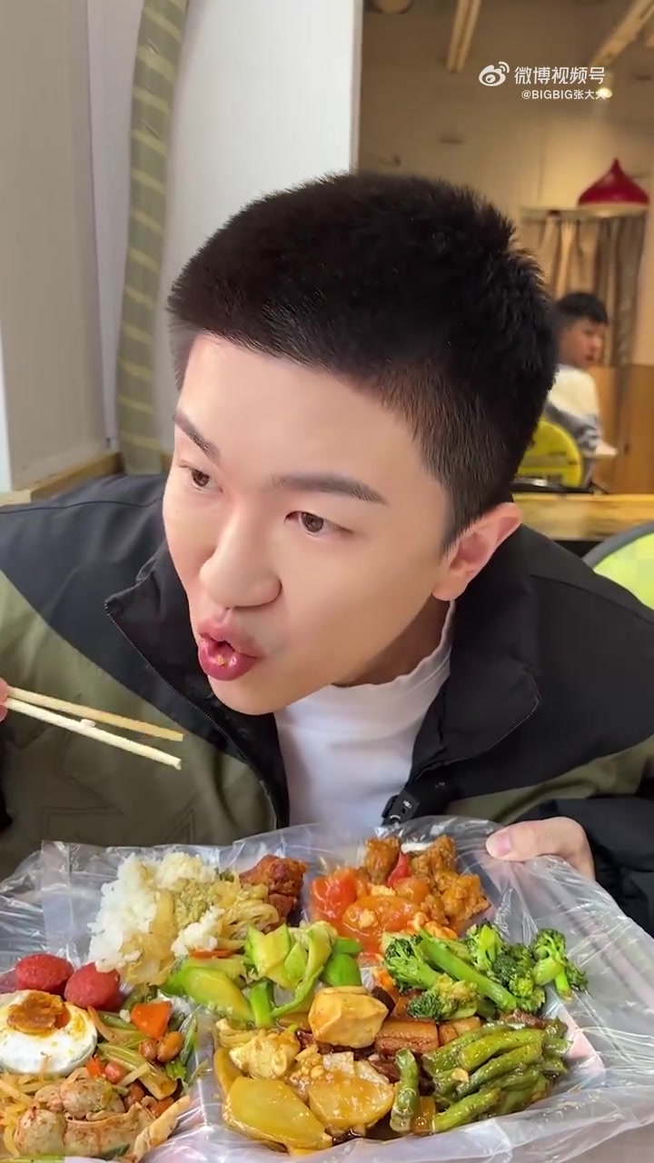 张大大 15块钱40个菜的东北盒饭,你想来吃吗?张大大打卡东北盒饭 张大大测评东北盒饭