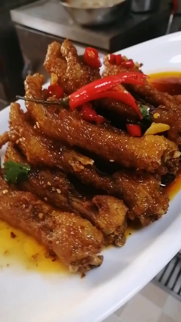 虎皮鸡爪下酒小凉菜,味道超级好 在家可以试试做噢,如果你还没学会,一会我在交您做一遍???????? 