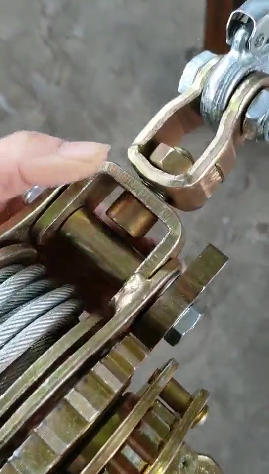 日式多功能紧线器和卡线器的使用方法