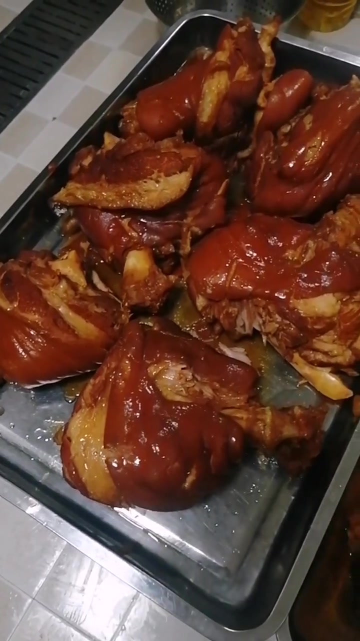 酱香全肘 拍摄高清视频 精准比例精准到克 此款酱汤 用途广泛 酱全肘 酱香猪爪 酱汤系列等