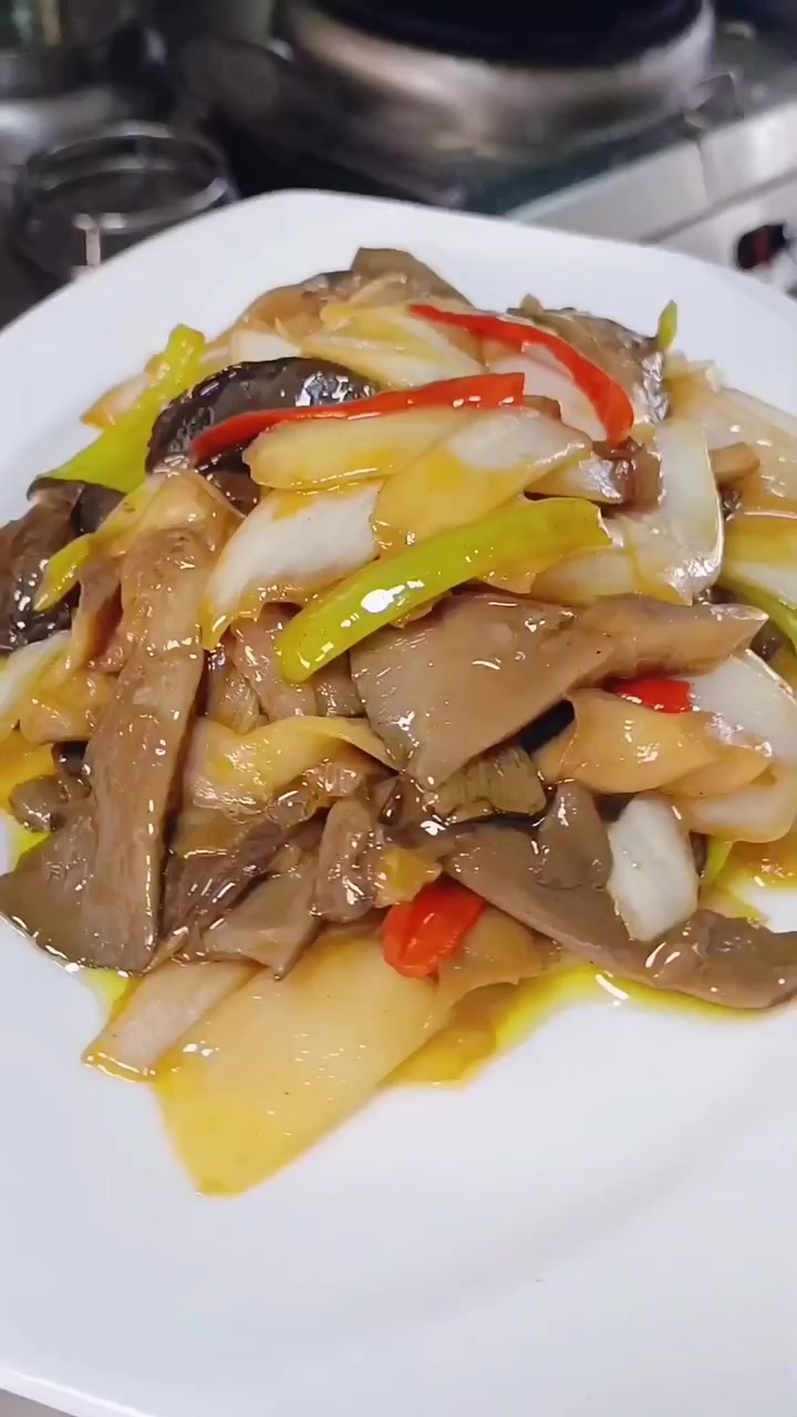 白菜片炒鲜蘑 这样做太好吃了