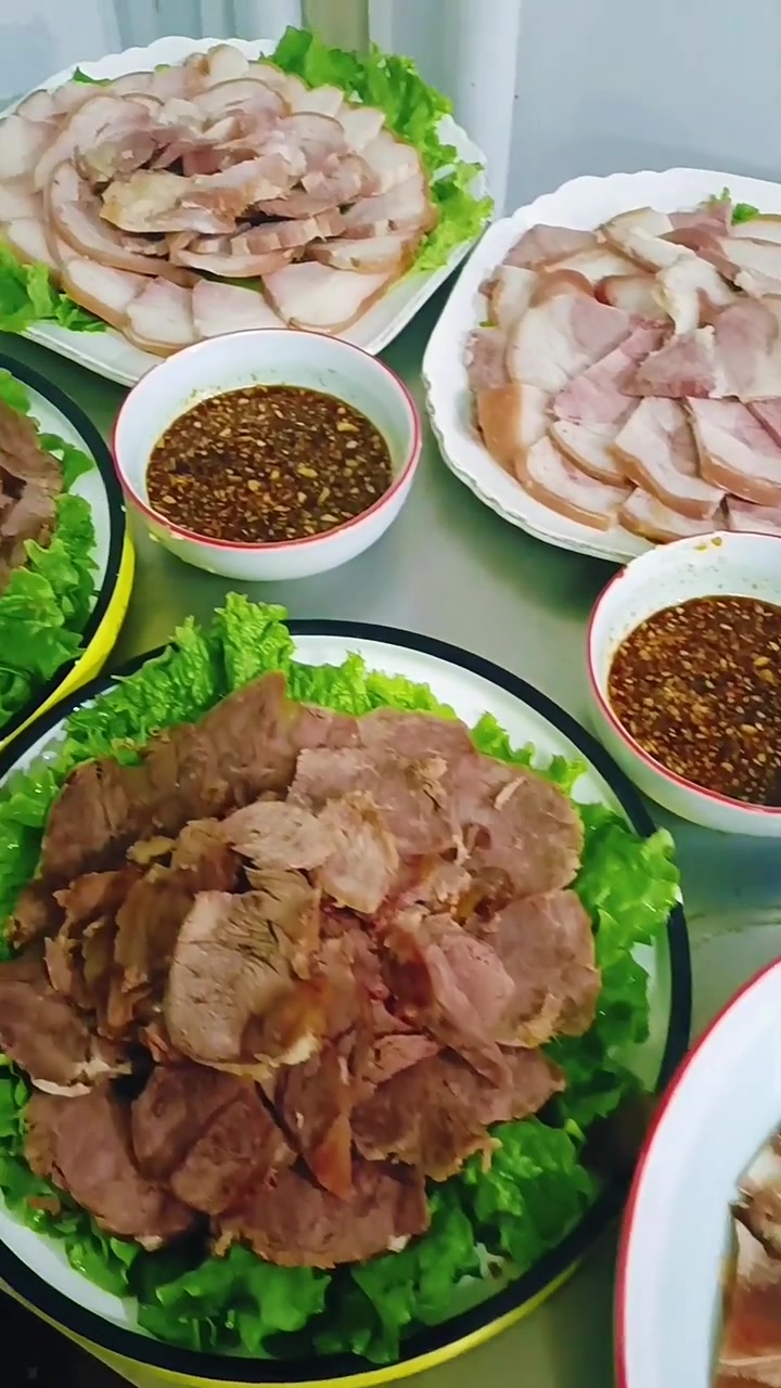 五香酱牛肉酱肘花红油耳片