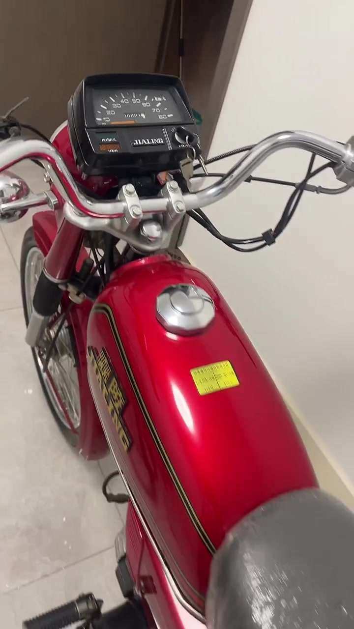 全新没加过油的嘉陵50红公鸡豪华版……全国唯一一台