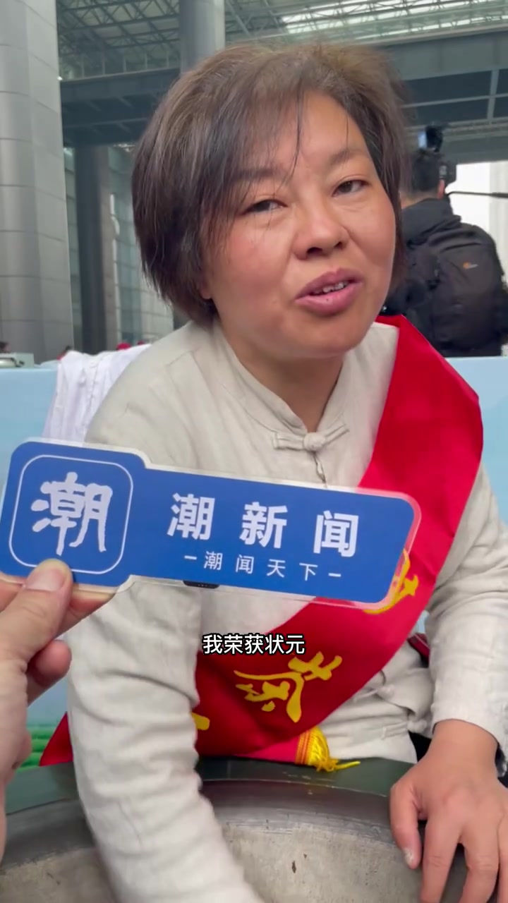 “00后”与“60后”同场竞技 浙江省龙井“炒茶王”花落谁家?