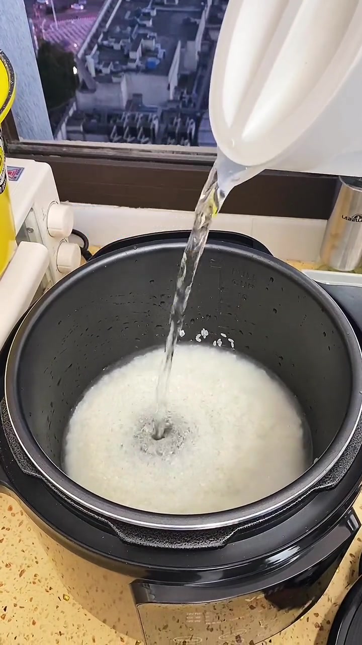 8-12分钟就能煮一锅香喷喷的柴火饭