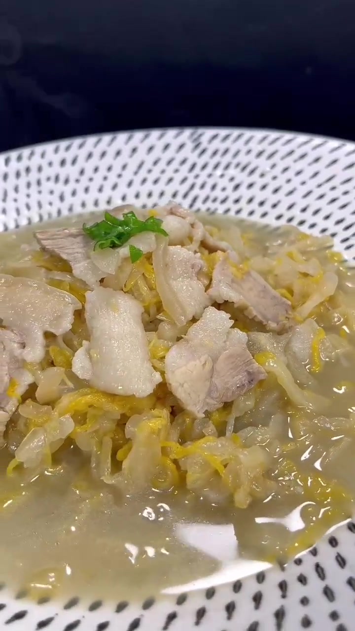 五花肉炖酸菜这样做好吃入味,喜欢的朋友点赞收藏!冬日宅家干饭小分队 五花肉新吃法 五花肉炖