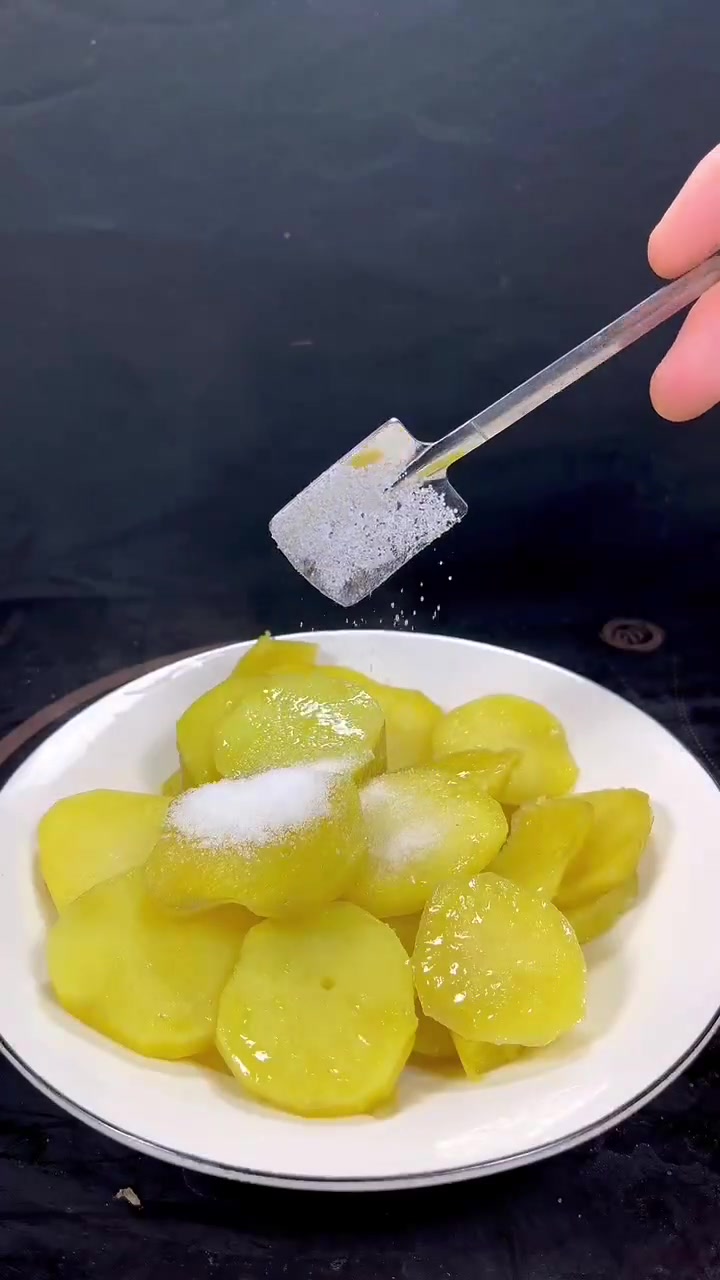 土豆饼这样做好吃入味,喜欢的朋友点赞收藏!全国各地深夜食堂 土豆的神仙吃法 美食专业者联盟