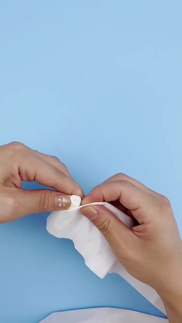 纸巾玫瑰花详细制作教程,看完视频你就学会了～可以用又可以观赏,生活的仪式感不就有了嘛