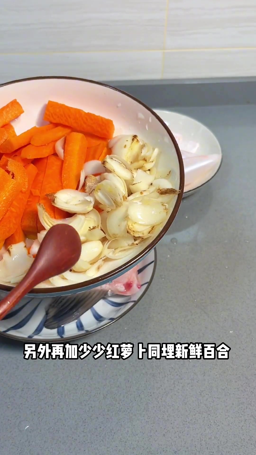 好似牛奶甘白的鱼尾汤 真系令人爱不惜口 鲜甜又好饮 为你煲汤 煲汤 广东靓汤