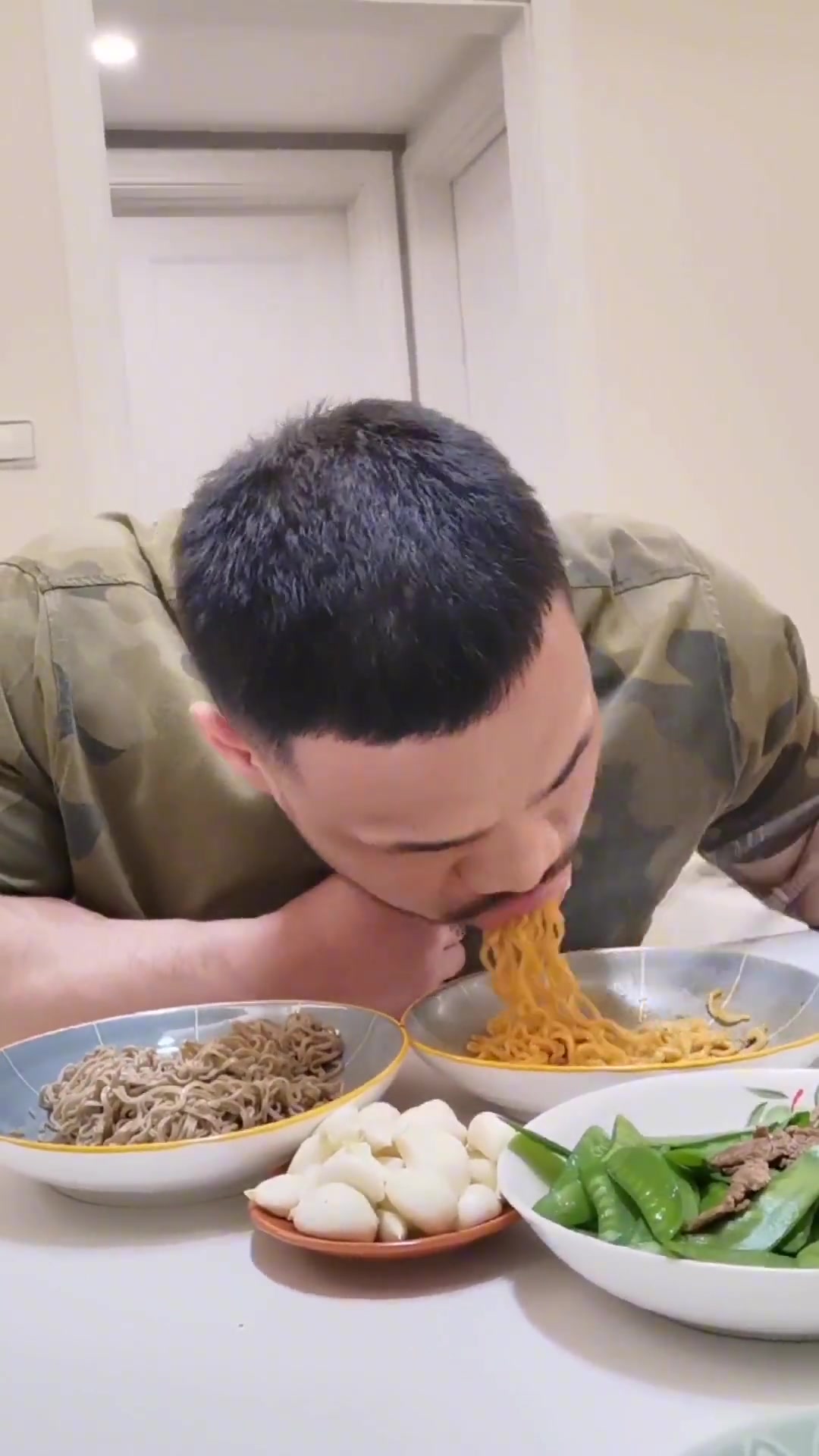 竟然有人说火鸡面比非油炸荞麦方便面好吃的?这不是纯属瞎扯淡吗……