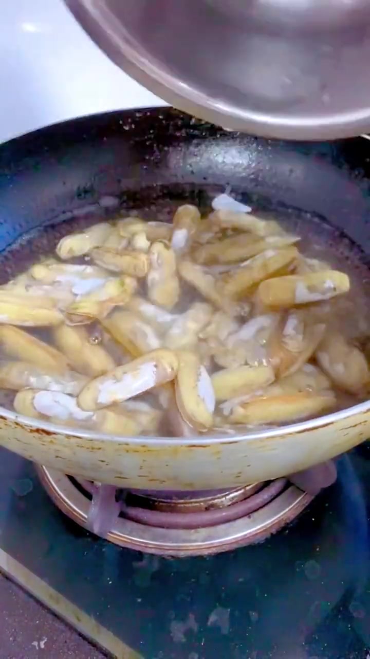 处理蛏子的内脏牛牛牛