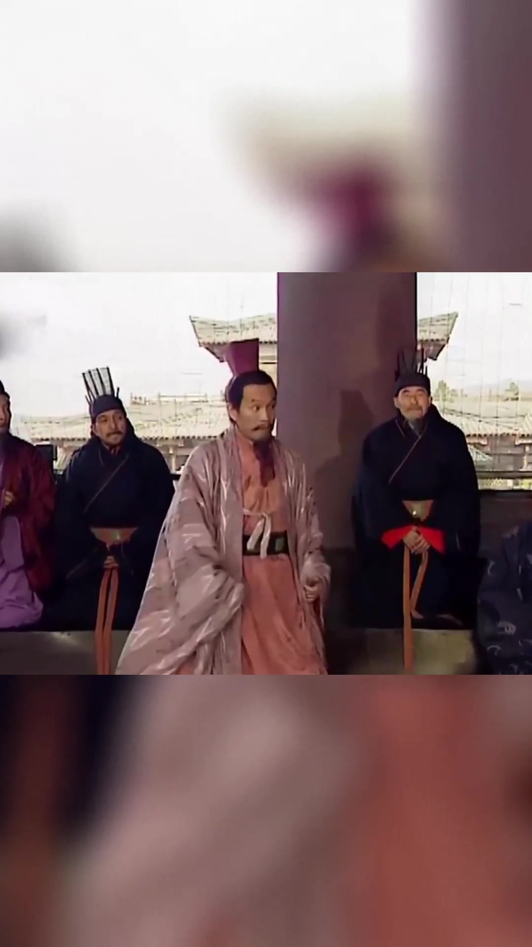 看看今天亮哥选择吃金汤酸菜鱼的理由是什么?