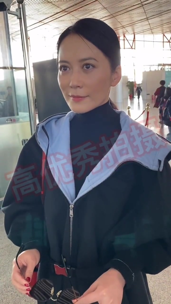 街拍 演员 拍摄现场 路人视角 女神 第三视角 俞飞鸿 上海虹桥机场 捕捉身边的美 原创视