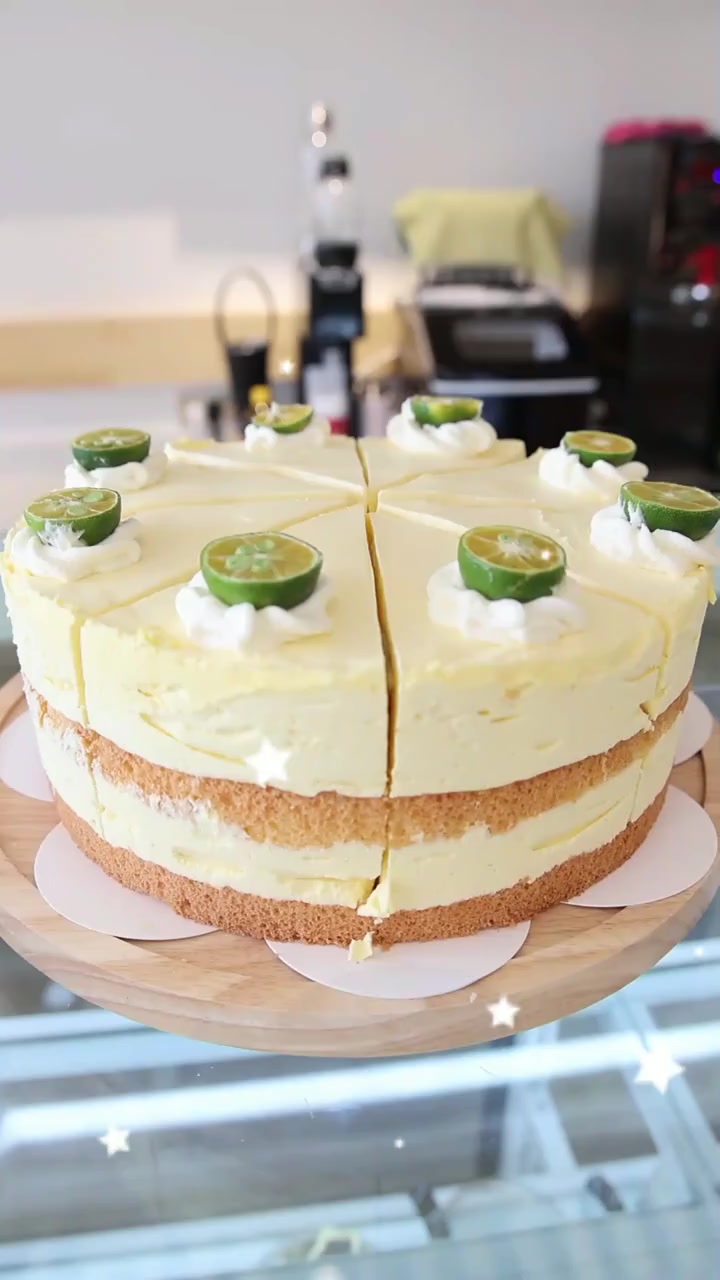 吃个甜品,一整天都是超开心,何况蛋糕像龙猫!