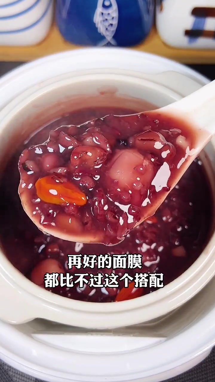 抖爸爸早上这样喝,再好的面膜,都比不上这个搭配 紫薯黑米粥