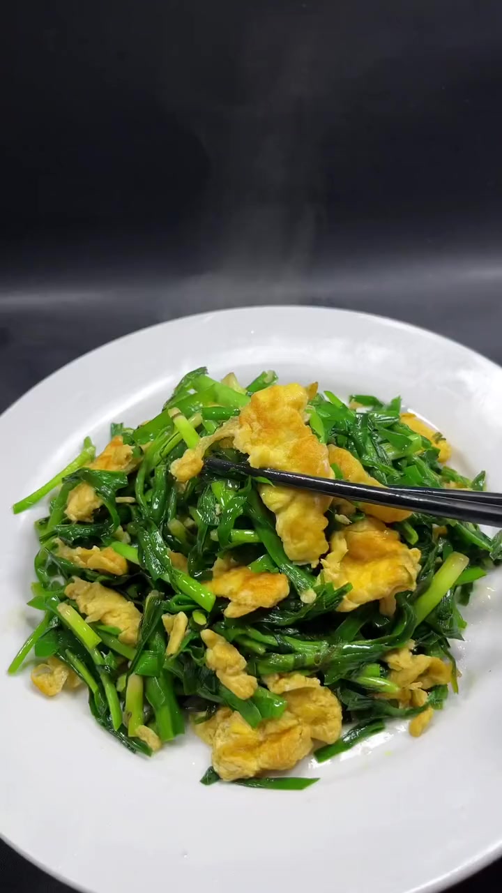 韭菜炒鸡蛋这样做!春季减脂食物大全 食尚先生 生 韭菜炒 韭菜炒鸡蛋 鸡蛋的神仙吃法 妈呀