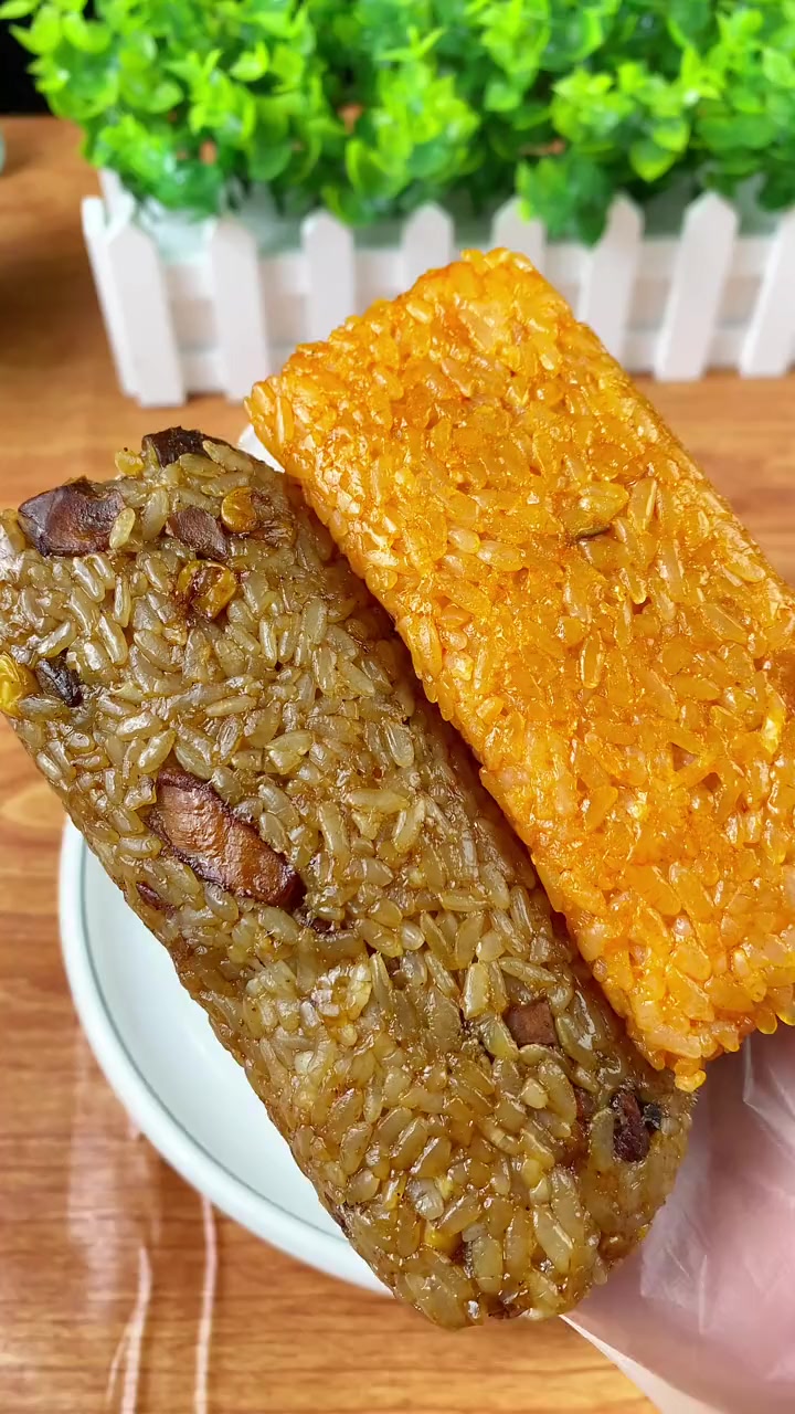 这是我体重管理经常吃的 饭团 好吃又饱腹,比全麦面包热量还低!紫米饭团 早餐