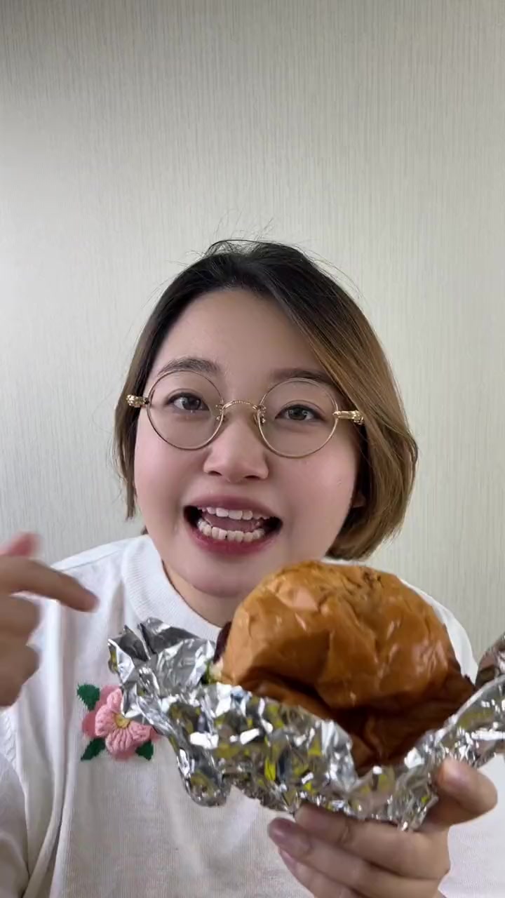 29.9就可以吃到纯手工牛肉大汉堡 就在津南吾悦广场 美食探店流量来了