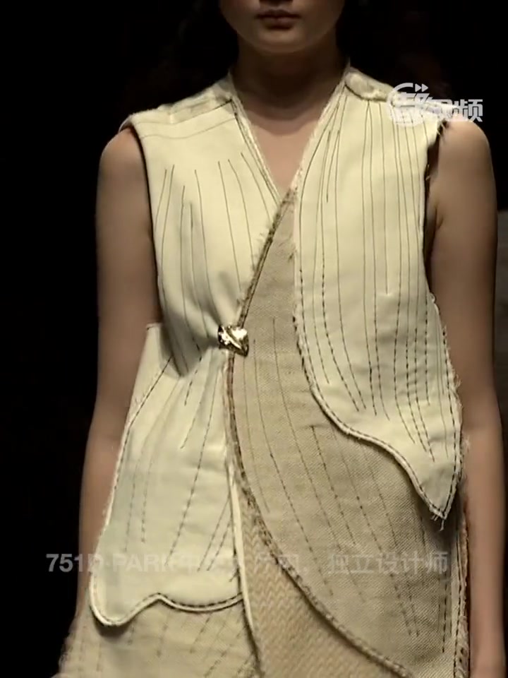 「国际时装周上演近百场活动 带动中国时尚行业复苏」中国国际时装周2023秋冬开幕式·202