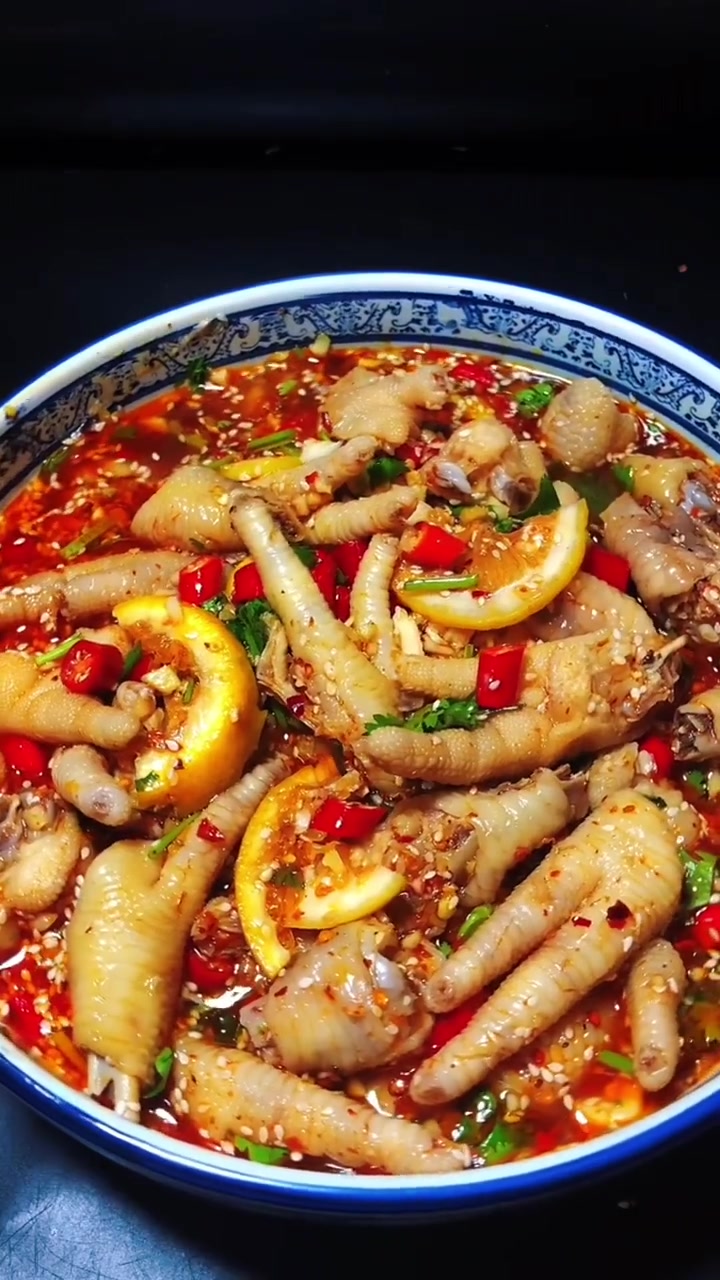 酸辣柠檬鸡爪这样做好吃入味!鸡的一百种吃法 食尚先生 妈呀太香了 酸辣无骨鸡爪 柠檬鸡爪 