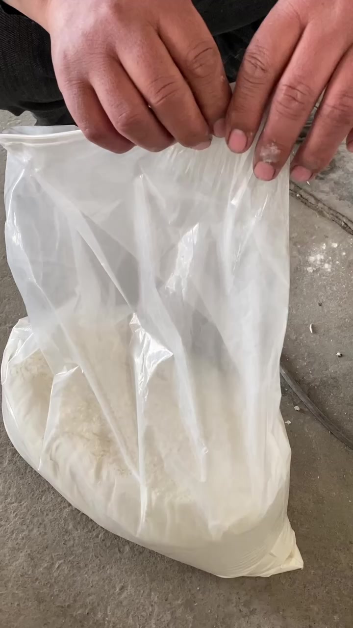 大家想要的完整油酥烧饼机制作过程来了,附上烤熟效果