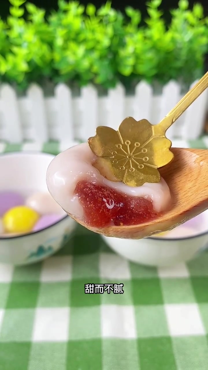 家里有小朋友不喜欢吃汤圆的,快来试试这个水果口味的大汤圆吧 汤圆 元宵节 软糯香甜 吃汤圆