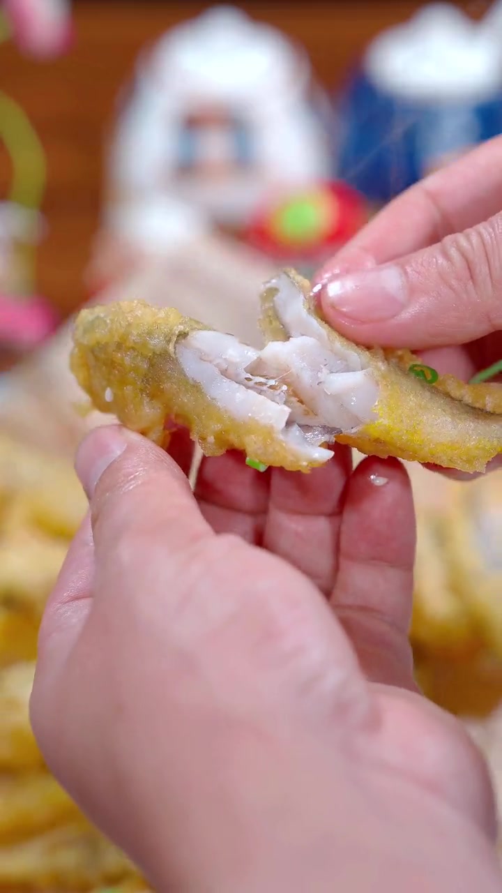 油炸小梅鱼,像我这样做外酥里嫩,好看又好吃,喜欢你也试试吧 油炸鱼 小酥肉 家常菜