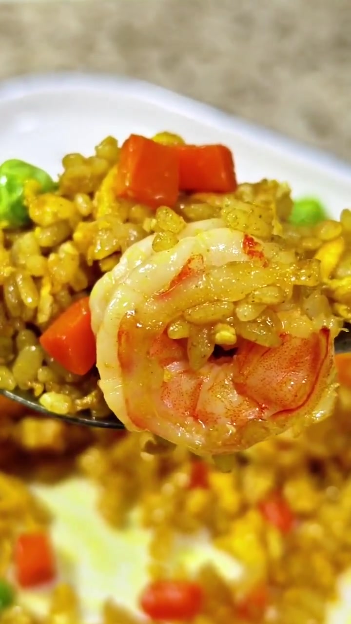 原来咖喱还能这样吃!海鲜咖喱炒饭,这简直太香了吧!美食教程 咖喱炒饭 炒饭的神仙做法 妈呀