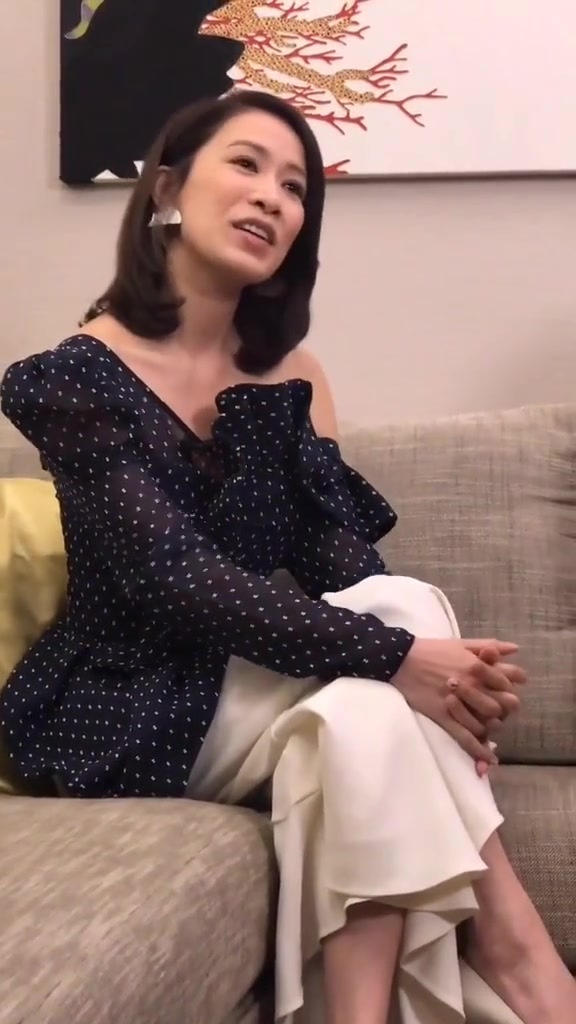佘诗曼 九七年香港小姐季军。华鼎奖最佳电视剧女演员,国际艾美奖最佳女主角提名!陈浩民的前女