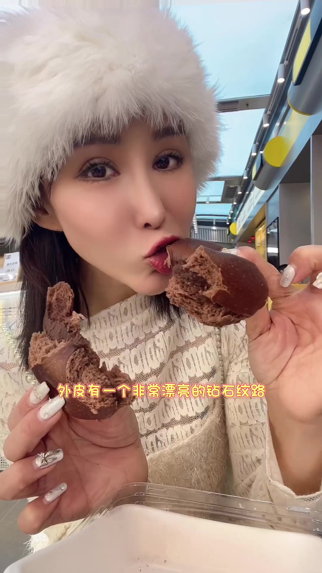 油漆厂路上新开业的李响烘培开业钜惠6.9女王卷奶油细腻,蛋糕软绵绵,特别推荐视频左下角下单