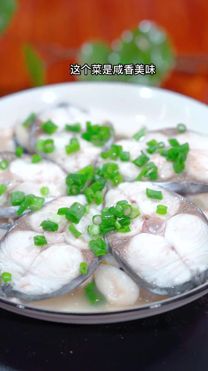 马鲛鱼和墨鱼蛋搭配,咸香好吃,喜欢你也试试吧 马鲛鱼 墨鱼蛋