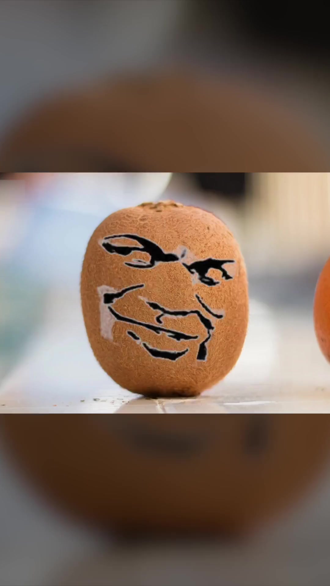 如同火山一般拱起,流出蓝色的岩浆,之蓝莓马芬蛋糕 甜品 甜品美食 自制甜品