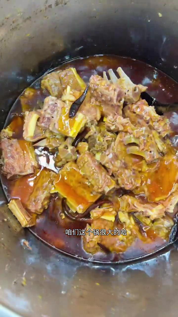 记录安徽板面店的日常,打造百年老店的第36年,板面店特色菜品,羊蹄羊龙骨做法教程