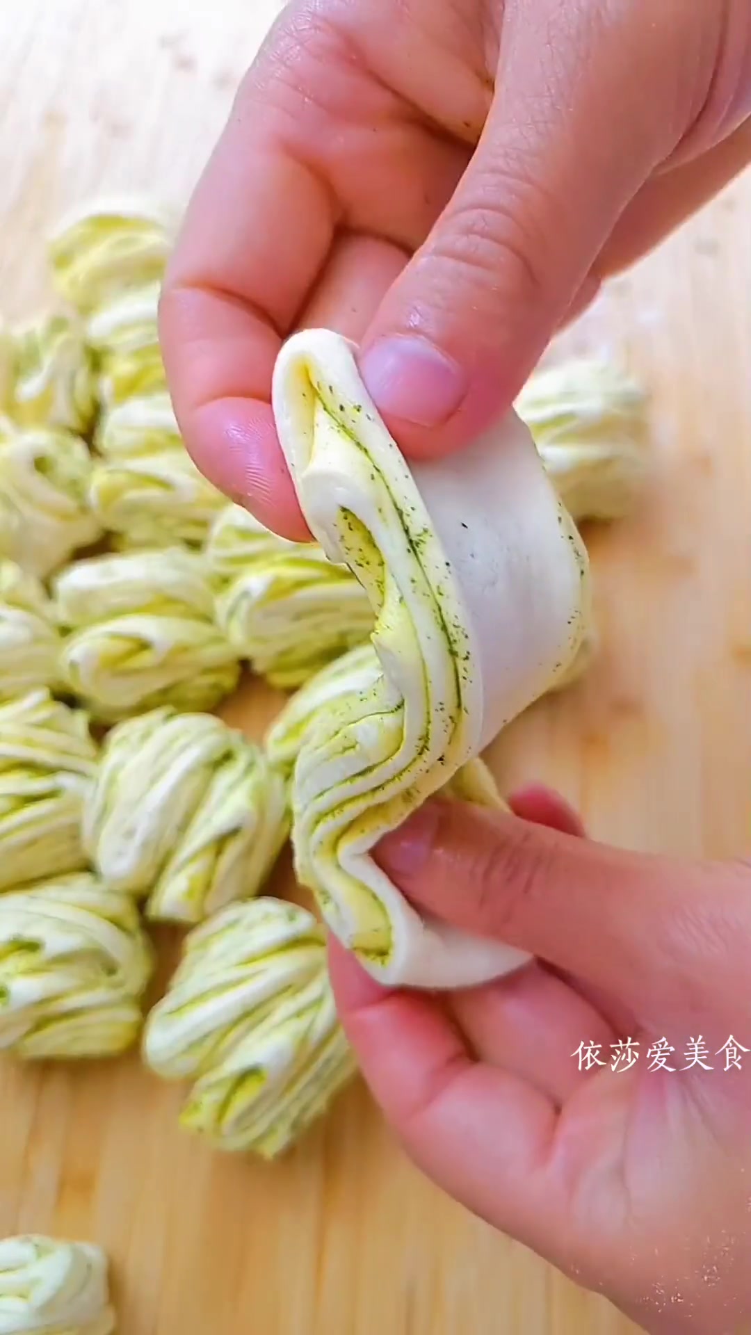 慢动作分享八种花卷手法 看看你喜欢哪一种手法的花卷 点赞收藏 花卷 花卷手法 花卷大全 老