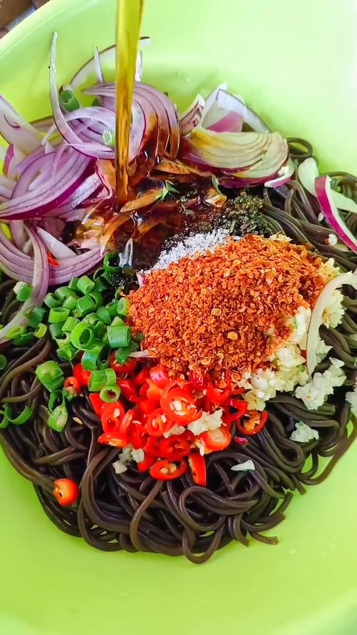 小姐姐要的凉拌蕨根粉的教程来喽酸辣爽口 味道绝绝子 蕨根粉教程 蕨根粉 好吃到停不下来 低