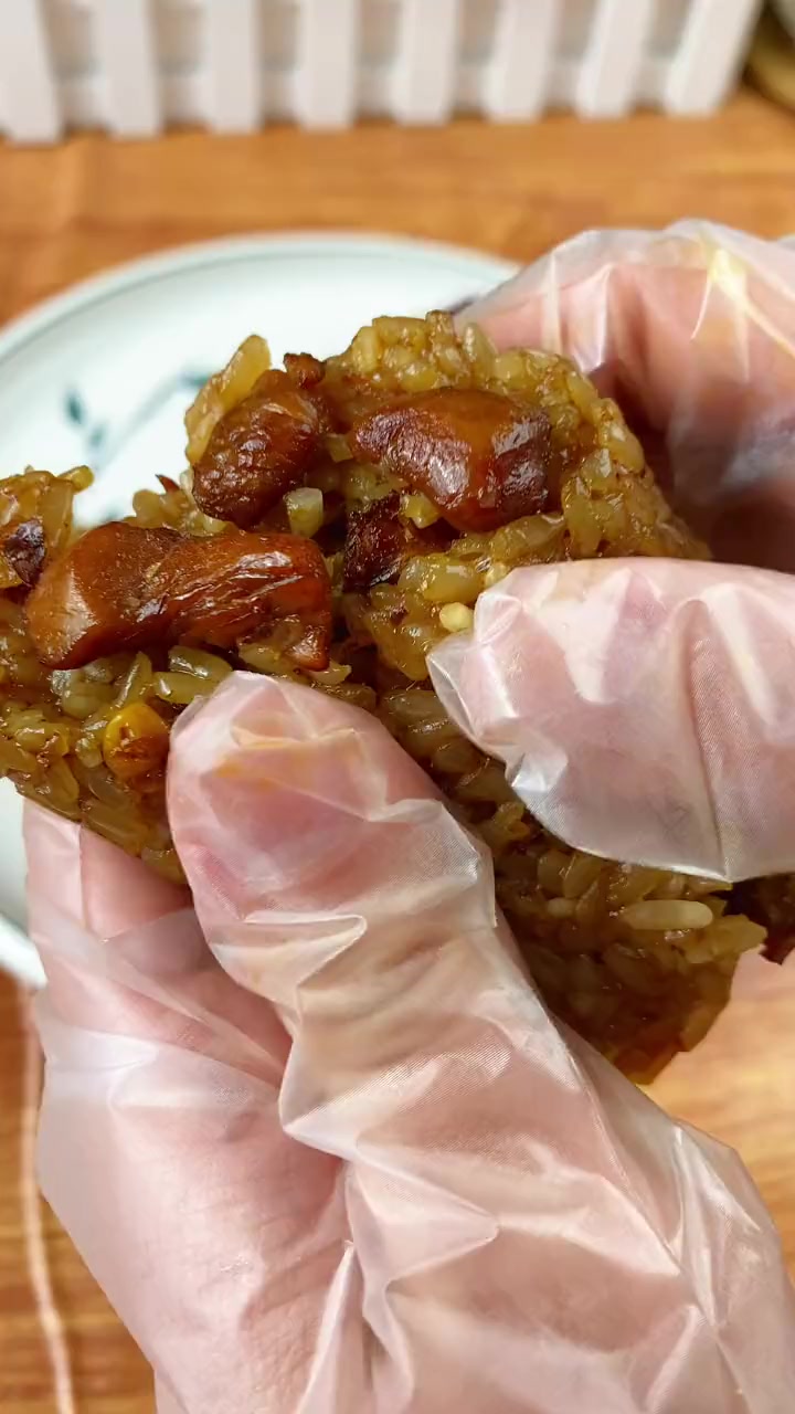 早上来不及做早餐的,这个饭团半成品一定要囤起来,软糯鲜香 饭团 早餐 糯叽叽 紫米饭团