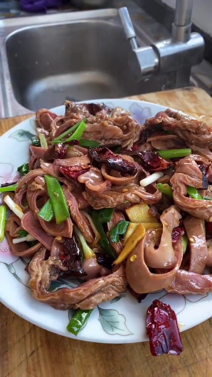 驴板肠这样做好吃入味!我的厨房日记 食尚先生 妈呀太香了 +小助手 驴板肠 驴肉