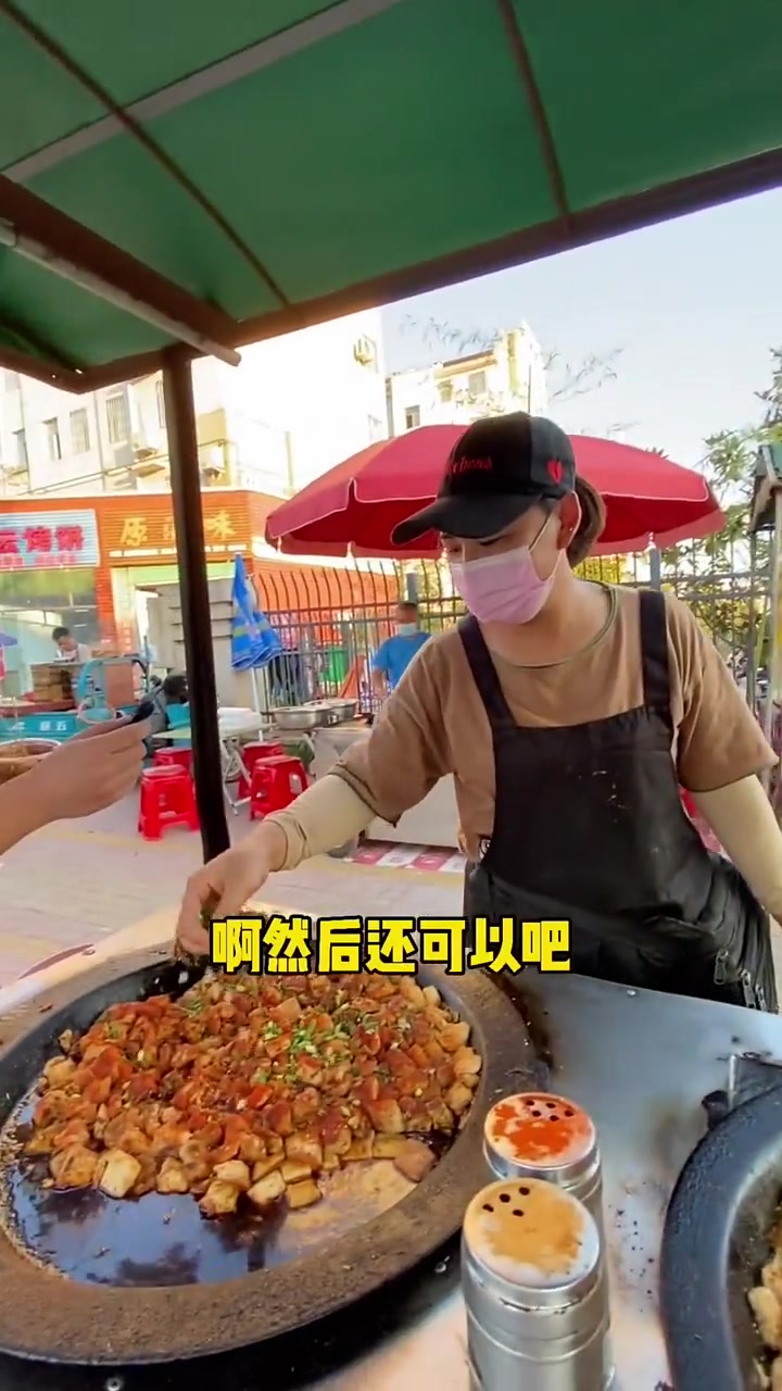 摆地摊卖臭豆腐挣钱吗?生活不容易,适合新手创业