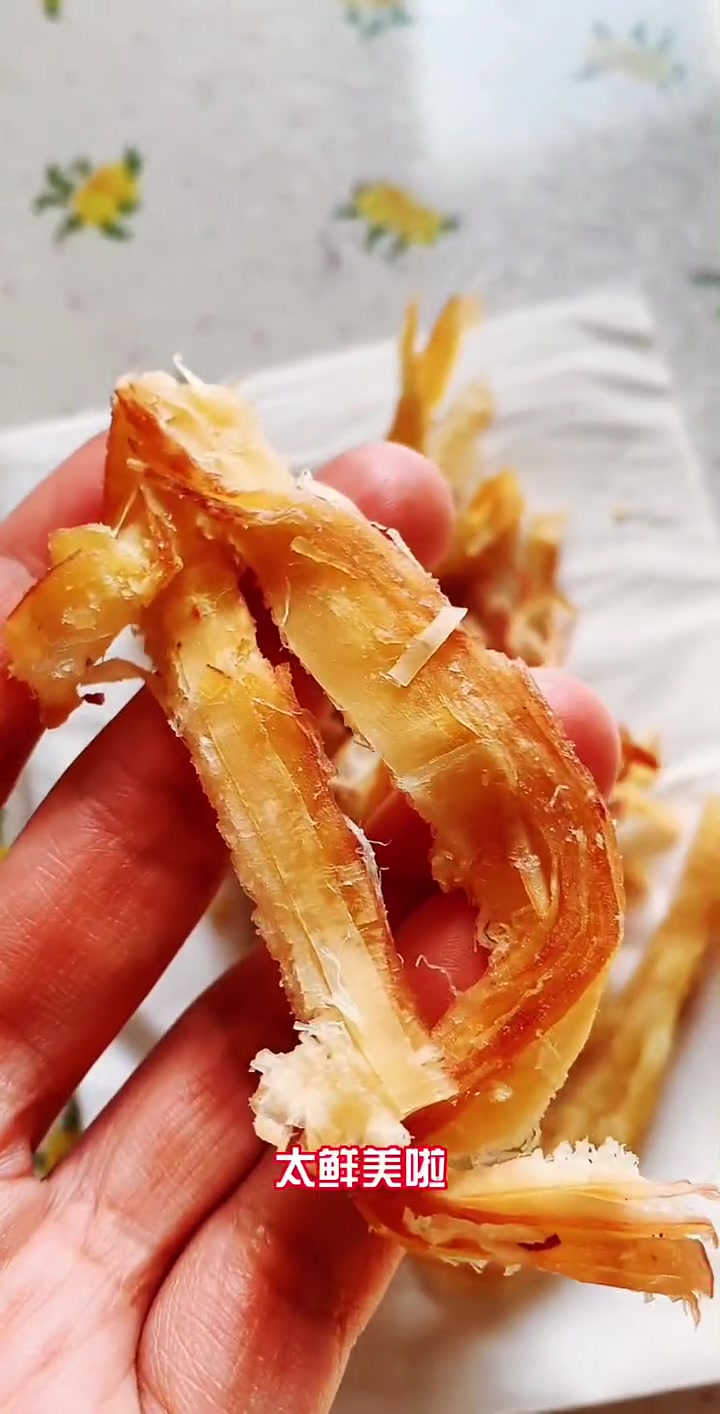 跨海而来的 海鲜零食 大人小孩都爱吃 的 鱿鱼丝 炭火烤制原料新鲜的 高蛋白美食 鱿鱼