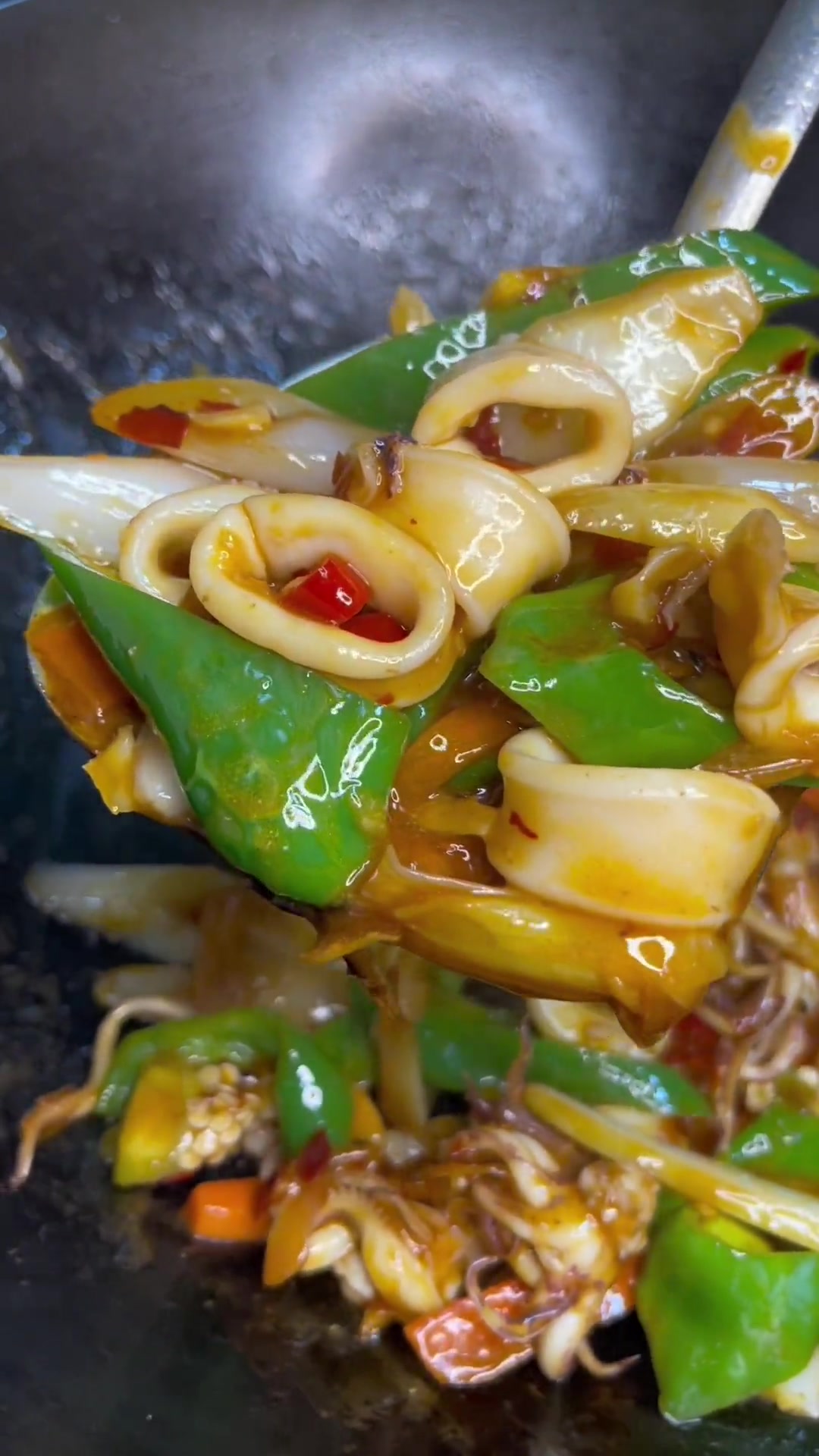 爆炒香辣鱿鱼,这种烹饪方法不会很辣,但很香哦!海鲜 美食教程 香辣鱿鱼 炒鱿鱼