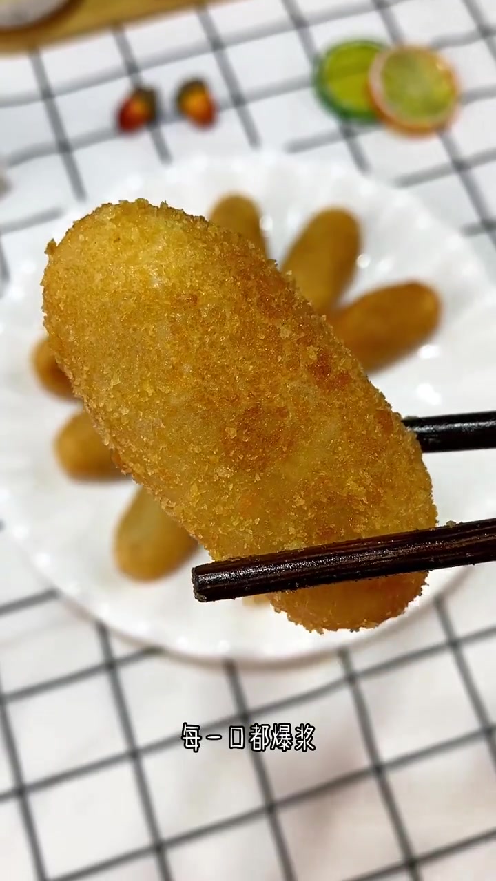 红糖糍粑 这个红糖糍粑我女儿特别喜欢吃,买这个半成品在家做方便又卫生 糍粑 糯米糍粑 炸糖