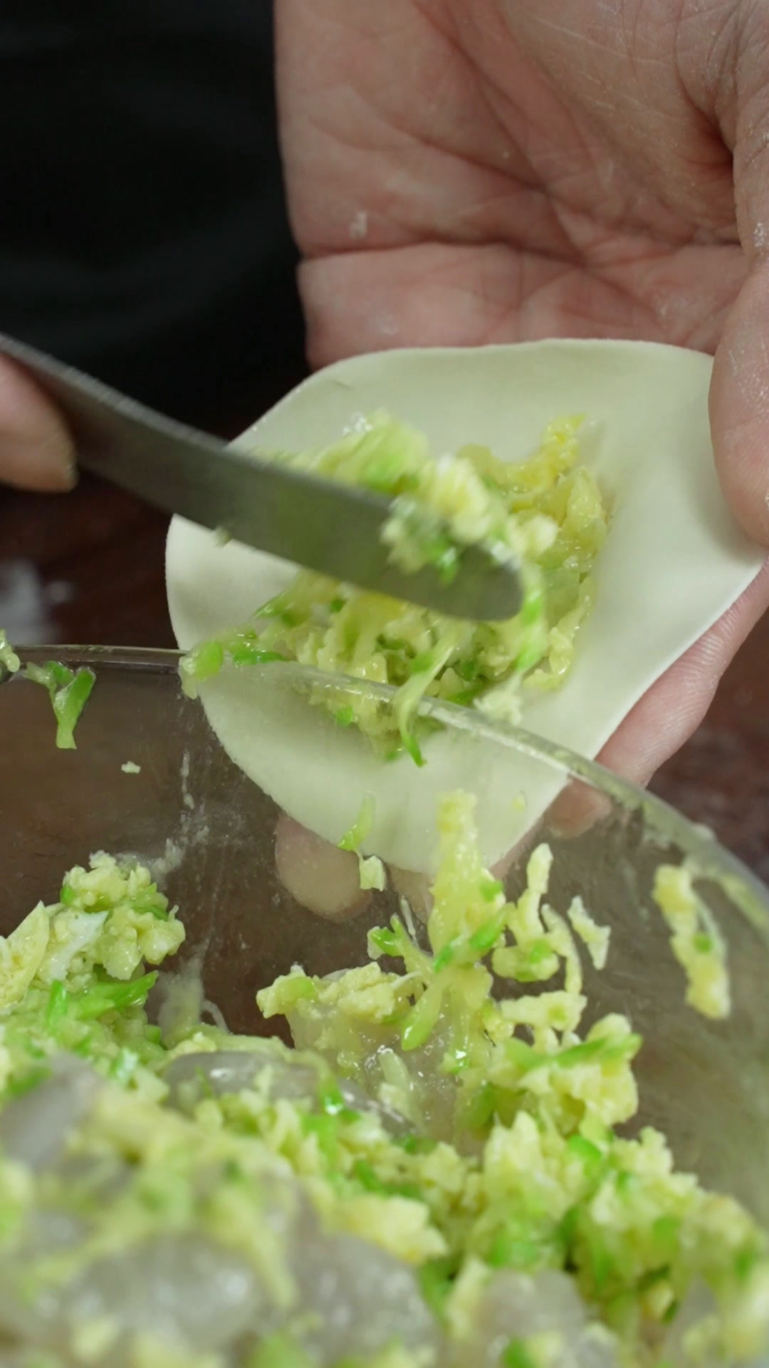 角瓜虾仁馅饺子调馅方法