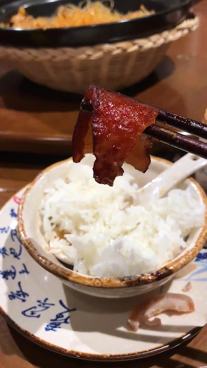 我是湖南的,湖南有个地方叫邵阳,邵阳有个地方叫隆回,有湖南的老乡,来东坡肉哦!湖南邵阳