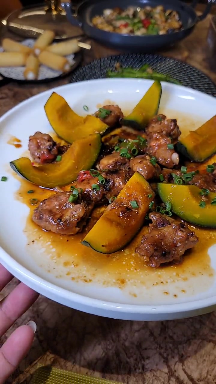 在笋岗万象食家发现一家地道顺德菜,菜品精致,口味地道,环境雅致,性价比相当高!寻味五一 心