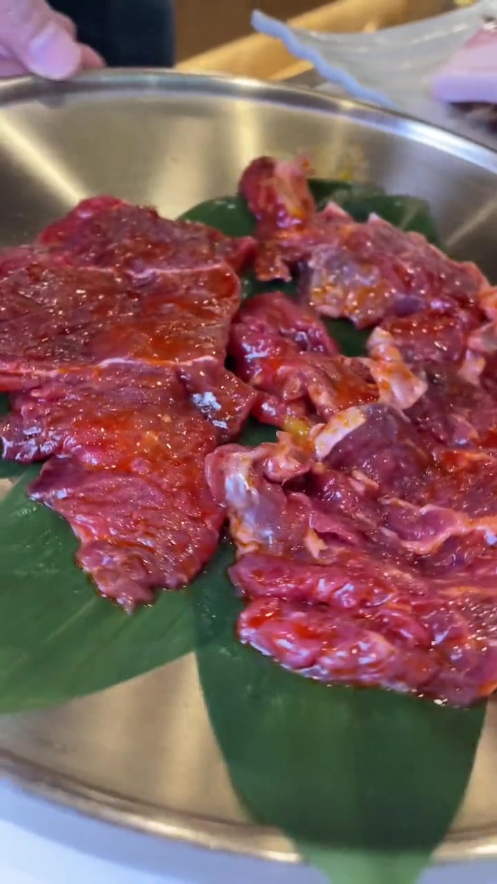 99,带着女朋友来熙地港吃一顿韩式石板烧烤。美食 薅羊毛 in中国节 食物主义西安站 长安