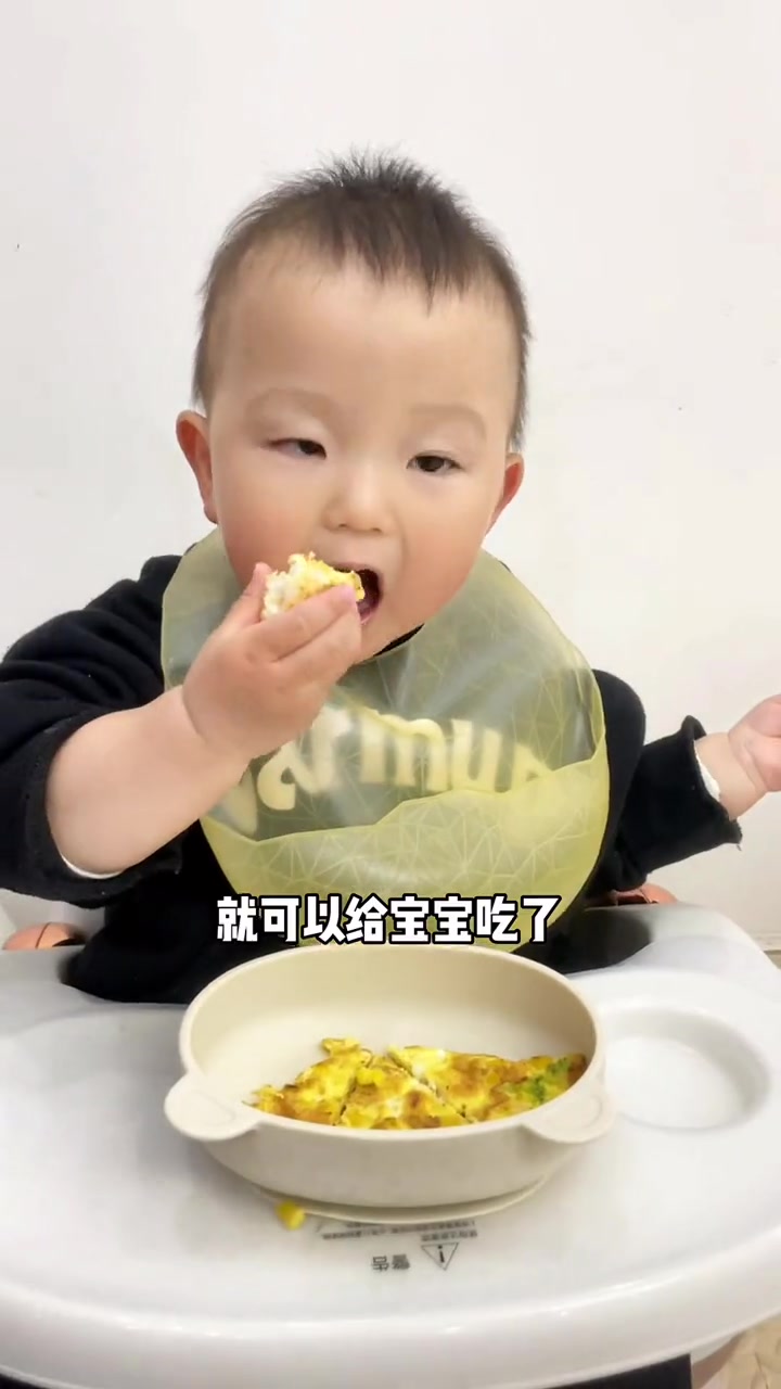 10个月宝宝就能吃的鲜虾玉米饼!脱皮玉米粒宝宝好咀嚼好消化!宝宝辅食 辅食